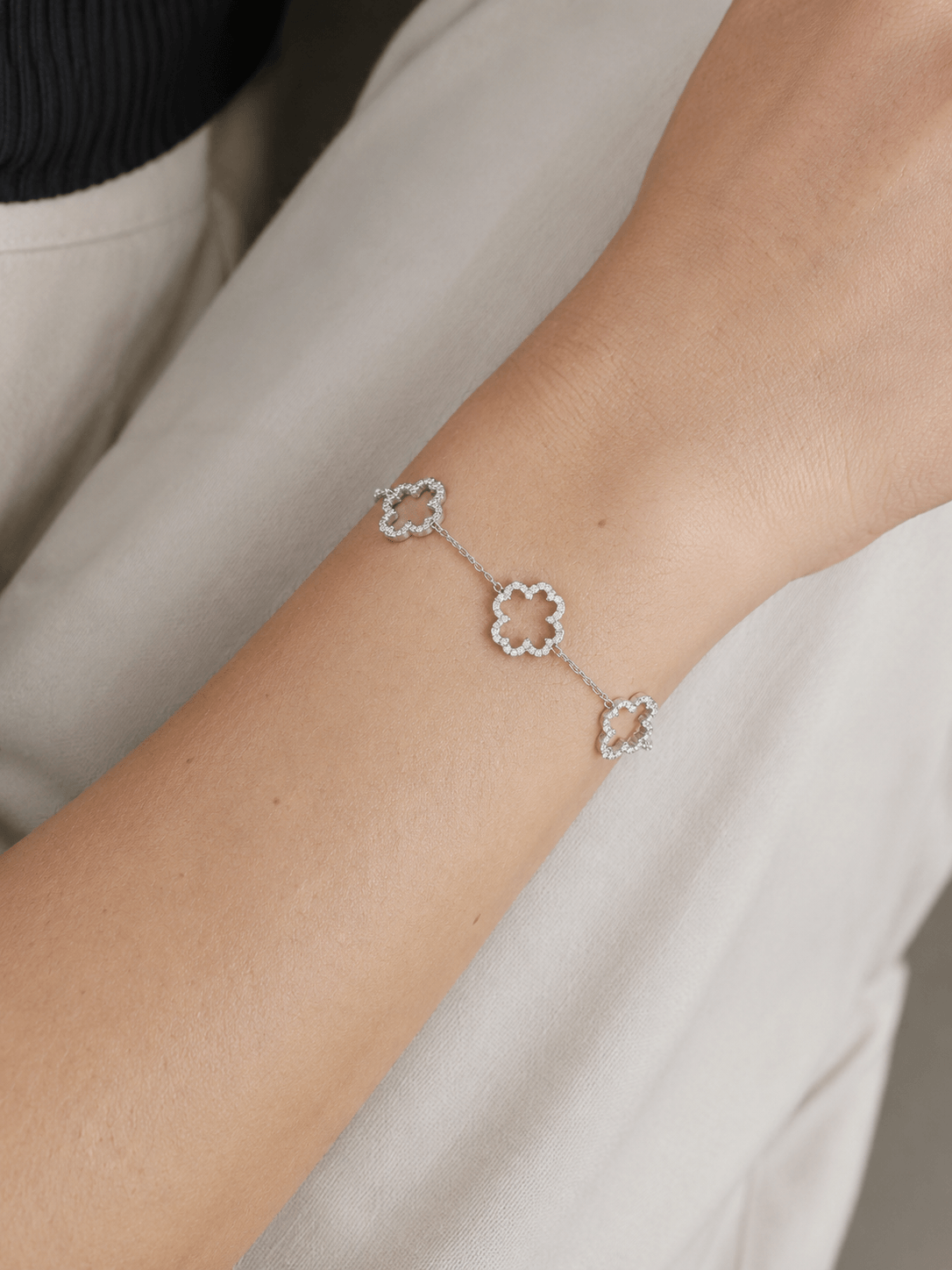 Bracciale Quadrifogli Base Argentata in Strass
